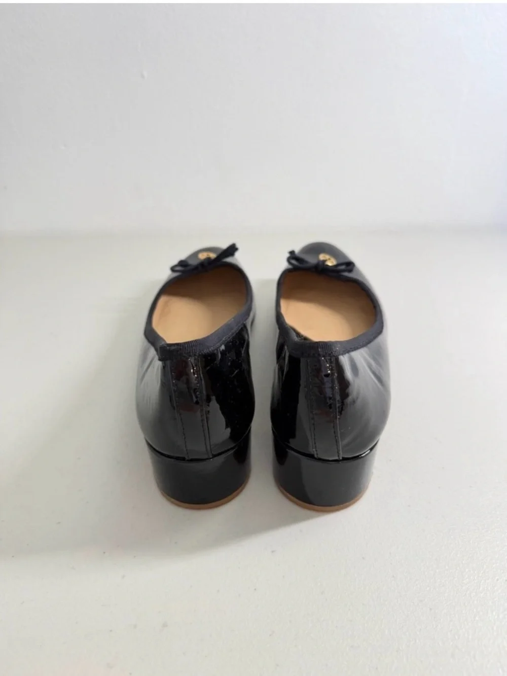 Tory Burch Black Patent Leather Block Heel Pumps Bow Logo Size 9M